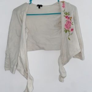 White cropped tie cardigan w/ flower detailing